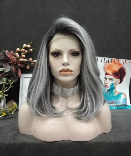 Perruque Synthétique Premium Luxe (S.P Luxe) Raide Gris balayage 14 Pouces